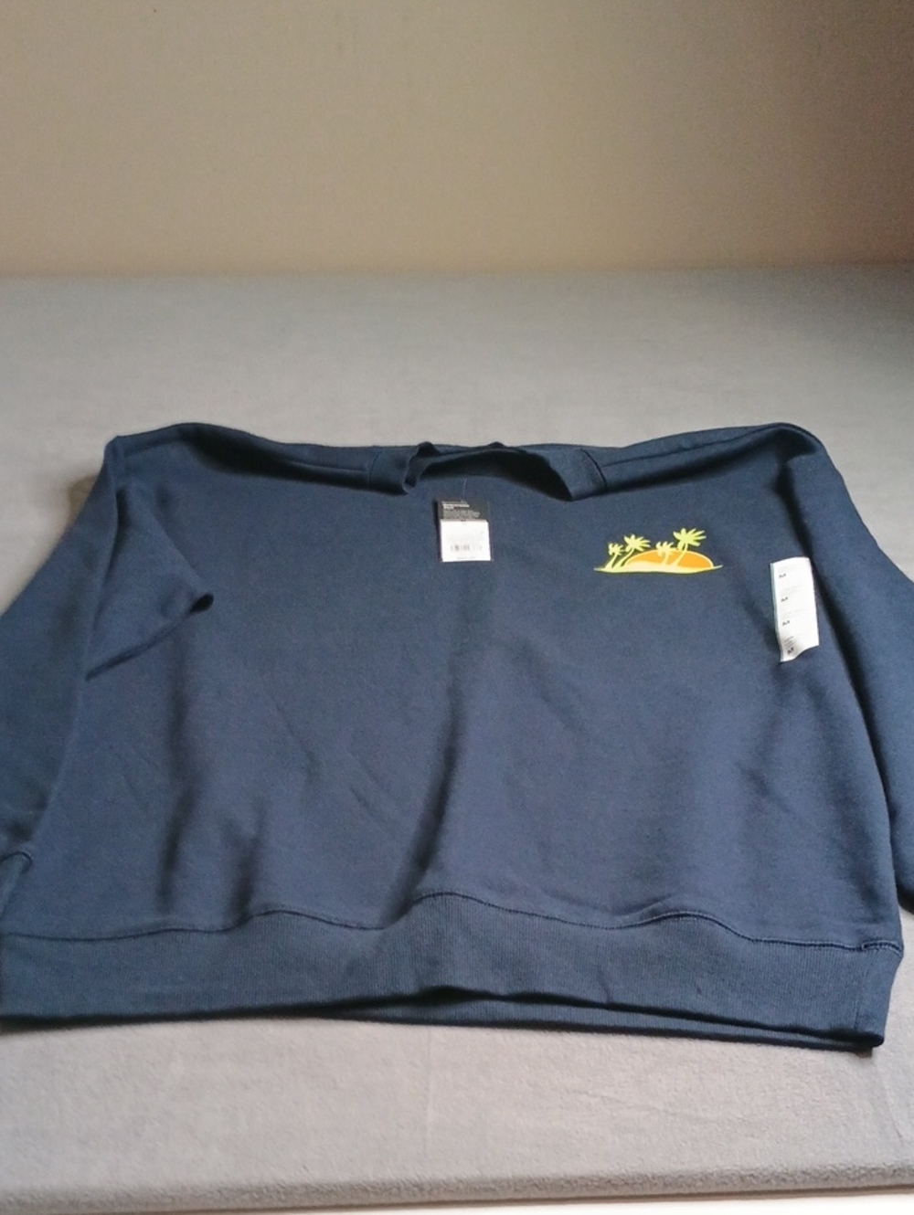 Men's Navy Sweatshirt with Yellow Palm Island Graphic NWT Size M